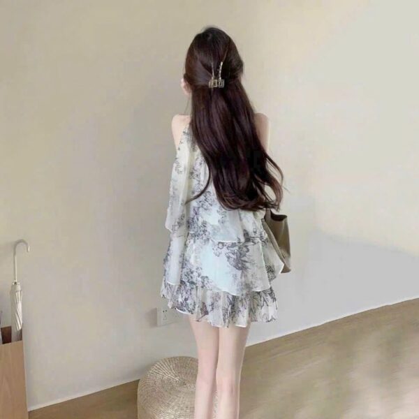 Đầm váy nữ áo 2 dây cổ yếm kèm chân váy 3 tầng form dáng xoè xếp ly xinh xắn dành cho nàng diện đi chơi - Hình ảnh 2