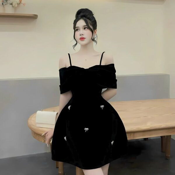 Đầm váy nữ nhung áo 2 dây trễ vai có mút kèm chân váy xoè kèm tag nơ (nơ đá tháo dời được) xinh xắn phù hợp cho nàng diện đi chơi - Hình ảnh 6