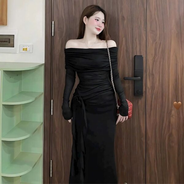 Set đồ nữ áo nhũ trễ vai đính hoa hồng phối chân váy đuôi cá chất poly xinh xắn dành cho nàng diện đi chơi - Hình ảnh 3