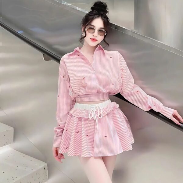 Set đồ nữ áo sơ mi eo đai thun kèm chân váy ngắn xoè xếp ly xinh xắn dành cho nàng diện đi chơi, đi biển - Hình ảnh 3