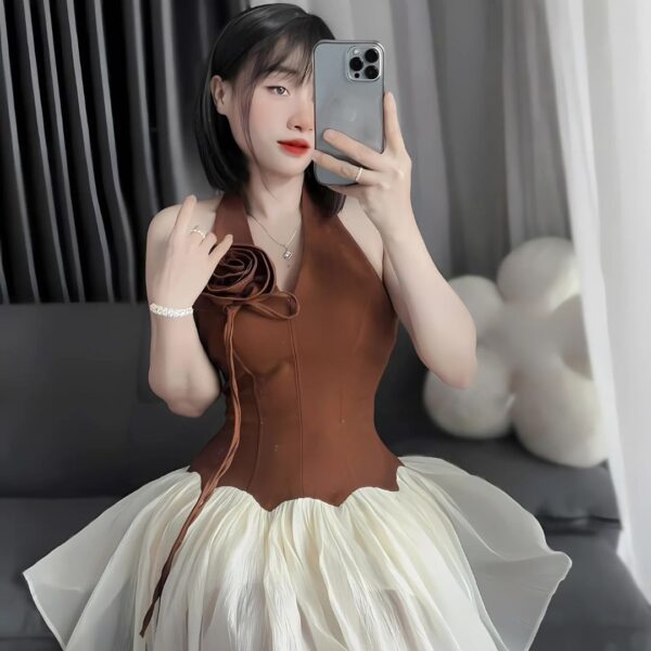 Set đồ nữ áo cotton lạnh 2 dây cổ chữ V có mút ngực phối tơ nến kèm chân váy ngắn xòe xếp ly có lót quần xinh xắn dành cho nàng diện đi chơi, đi biển - Hình ảnh 4