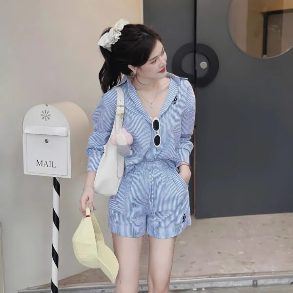 Set đồ nữ áo sơ mi tay dài kèm quần đùi sọc thêu gấu xinh xắn dành cho nàng diện đi chơi - Hình ảnh 5