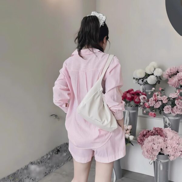 Set đồ nữ áo sơ mi tay dài kèm quần đùi sọc thêu gấu xinh xắn dành cho nàng diện đi chơi - Hình ảnh 6