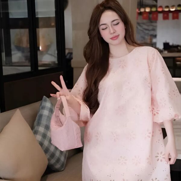 Đầm váy nữ thô thêu áo cổ tròn phối chân váy xoè xinh xắn dành cho nàng diện đi chơi - Hình ảnh 7