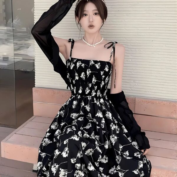 Đầm váy nữ áo 2 dây cổ vuông in hoạ tiết mocking thân trước thân sau chân váy form dáng dài xoè xếp ly kèm áo khoác tay dài xinh xắn dành cho các nàng diện đi chơi - Hình ảnh 7