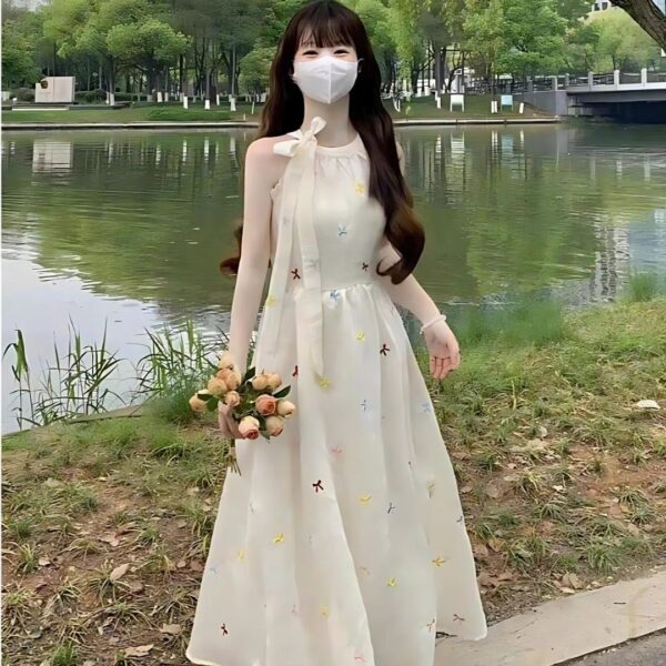 Đầm váy nữ áo cổ tròn cột dây cổ có lót mút phối chân váy dài xoè xếp ly xinh xắn dành cho nàng diện đi chơi - Hình ảnh 2