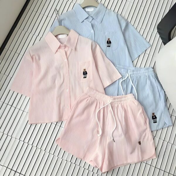 Set đồ nữ sọc thêu gấu áo sơ mi có 1 túi kèm quần đùi dây rút co giãn xinh xắn dành cho nàng diện đi chơi, đi biển - Hình ảnh 6